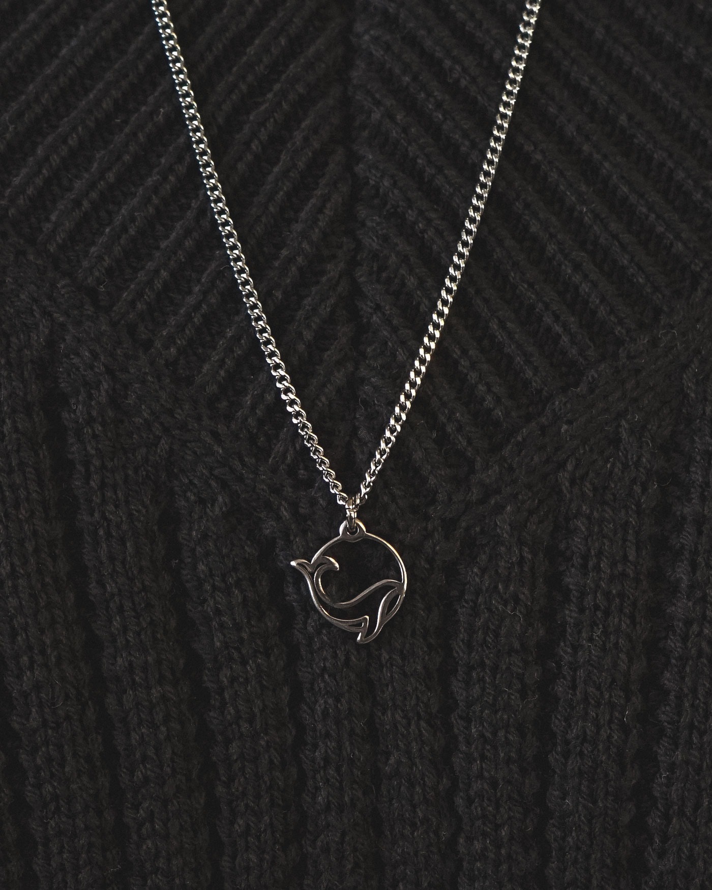 WHALE NECKLACE